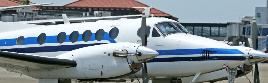 Airplane photo by Jeffry Surianto